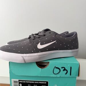 Nike SB Portmore CNVS Premium Men’s Size 9